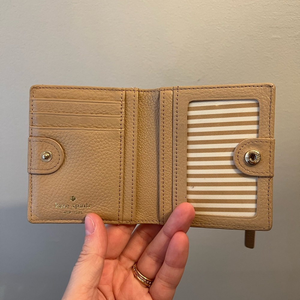 Small Kate spade wallet
